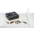 Pikkukuva 6 / 8: StarTech.com Antistaattinen matto maadoituskaapelilla, 30 cm x 46 cm, ESD-matto elektroniikkaan, antistaattinen pöytämatto irrotettavalla maadoitusjoh