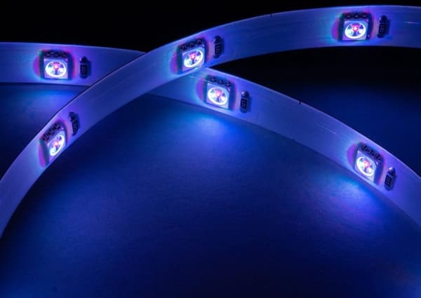 Hombli Smart LED Strip RGB – 5 metriä – valkoinen ja värillinen valo – RGB – Ohjaus sovelluksella tai äänellä – WiFi