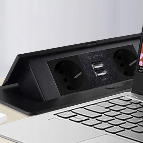 Pistorasia USB:llä