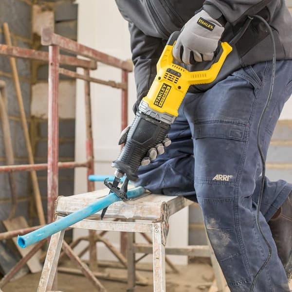 Stanley FME360 900W Sticksåg med högerblad
