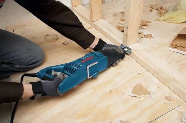 Bosch Professional GSA 1100 E tigersåg - 060164C800