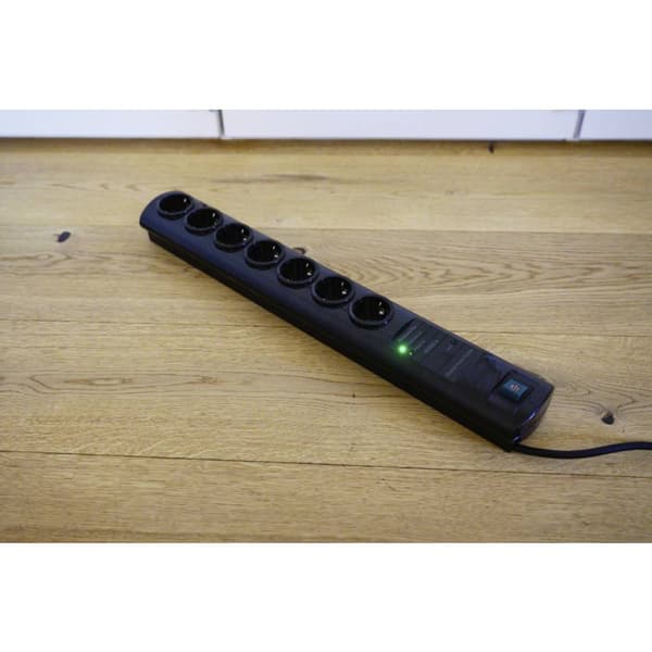 Brennenstuhl 1153300477 Main-Follow 7x Svart Skyddskontakt 1 st