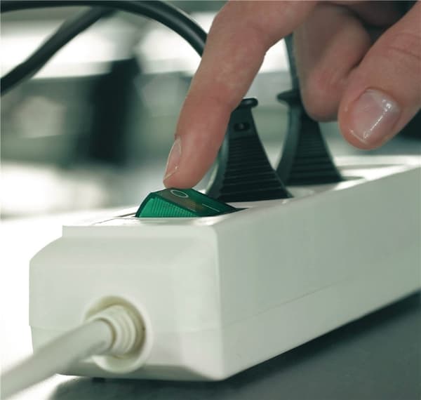 Extension socket Eco-Line 6-Vei 3.00 m Sort - Beskyttende Kontakt
