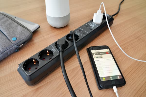 Brennenstuhl Connect Eco-Line WiFi-grenuttag med timerfunktion 6-faldigt, Svart