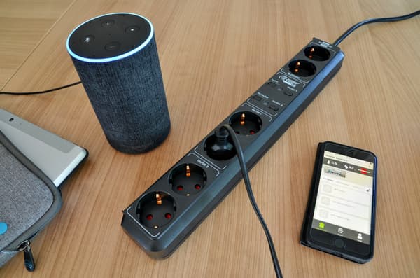 Brennenstuhl Connect Eco-Line WiFi-grenuttag med timerfunktion 6-faldigt, Svart