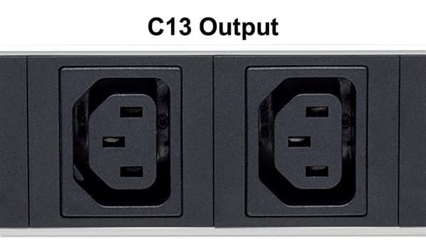Intellinet Vertical Rackmount 24-lähtöinen virranjakoyksikkö (PDU), 20 x C13 ja 4 x lähtö C19, irrotettava virtakaapeli, takana oleva C20-tulo