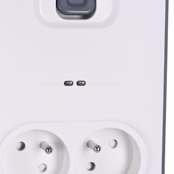 Belkin BSV804ca2M Vit 8 AC-uttag 2 m