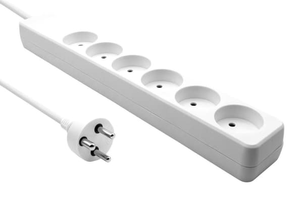 MicroConnect strømskinne med 6 stikkontakter, 5 m, hvid 9SR36AA#ABY, MC-GRU0605DKW