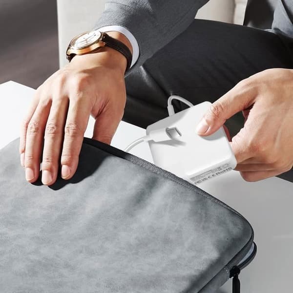 USB-C Nätladdare MacBook och iPad Quick Charge 96W Kompakt Vit