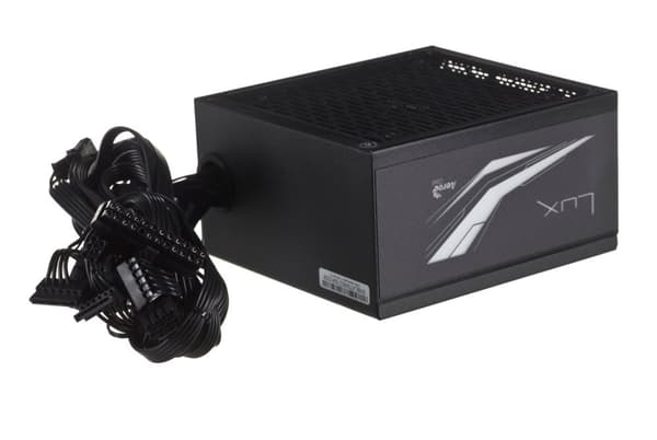 Aerocool Lux RGB 750W strømforsyningsenhed Sort