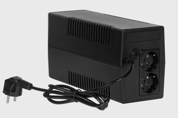 UPS REBEL dator nödströmförsörjning modell Nanopower 650 (offline, 650VA / 360W, 230 V, 50Hz)