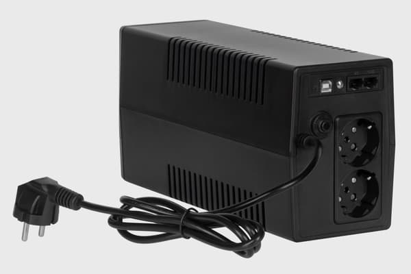 UPS REBEL computer nødstrømforsyning model Nanopower Plus 850 (offline, 850VA / 480W, 230 V, 50Hz, LCD, USB, RJ45)