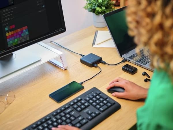 TRUST Maxo 4-portars 100W USB Bordsladdare USB-C och USB-A, 100W snabbladdning, strömförsörjning (PD)