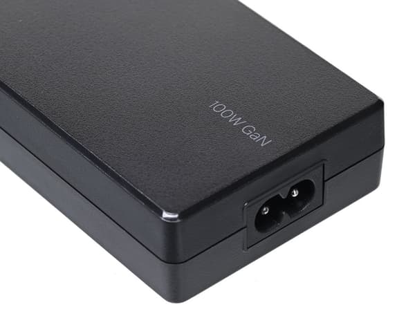 Belkin INC016VFBK virtalähde/invertteri sisäkäyttöön, musta
