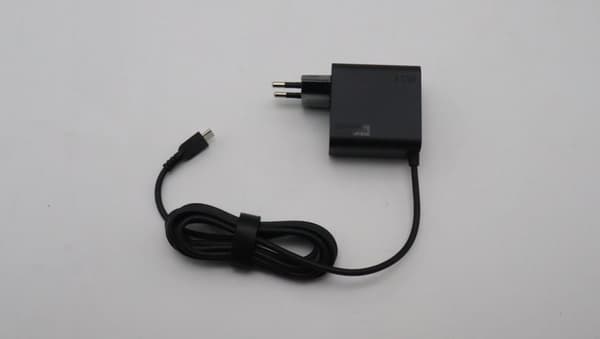 Lenovo 65W dobbeltports strømadapter med reguleret spænding, 5A11J75649 Sort