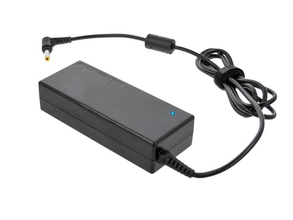 Fujitsun laturi 19v 4.22a 80W 5.5x2.5mm