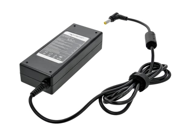 Fujitsun laturi 19v 4.22a 80W 5.5x2.5mm