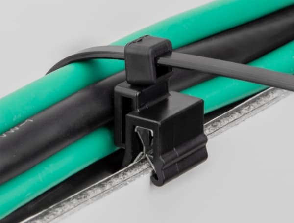 Delock - Kabelfestebånd - with edge clip - 20 cm - svart (en pakke 50)