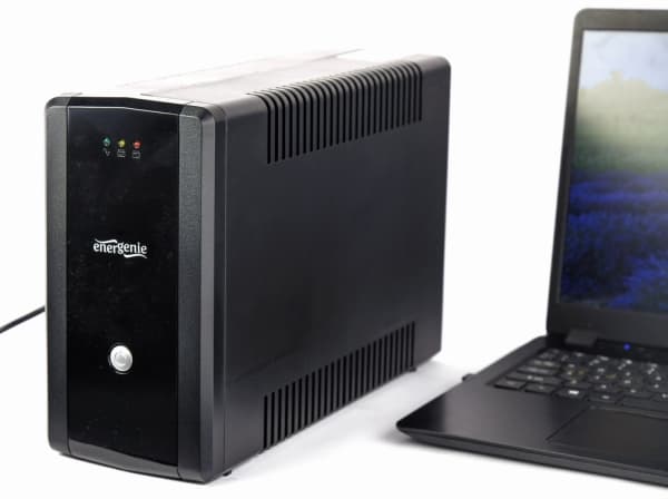 EnerGenie EG-UPS-H1500 - UPS - Home - AC 162-295 V - 900 watt - 1500 VA - 8 Ah - utgangskontakter: 4