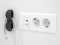 Miniatyrbilde 4 av 4: Delock - Kabelholder - with feed-throughs, self-adhesive - skrivebordsmonterbar, overflatemonterbar, veggmonterbar - grå, svart, hvit (en pakke 3)