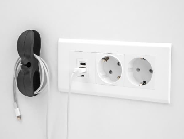 Delock - Kabelholder - with feed-throughs, self-adhesive - skrivebordsmonterbar, overflatemonterbar, veggmonterbar - grå, svart, hvit (en pakke 3)