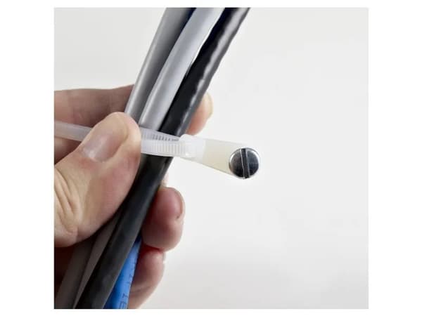 StarTech.com CBMZTS10N4, Frigjørbart buntebånd, Nylon, Plast, Hvit, 2,5 cm, V2, -40 - 85 °C