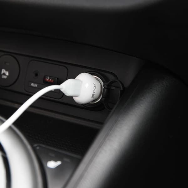GEAR Lader 12/24V 1xUSB 1A + MicroUSB Rund Kabel 1.0m Hvid