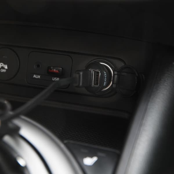 GEAR Lader 12-24V 2xUSB 2,4A Svart MicroUSB Kabel 1m