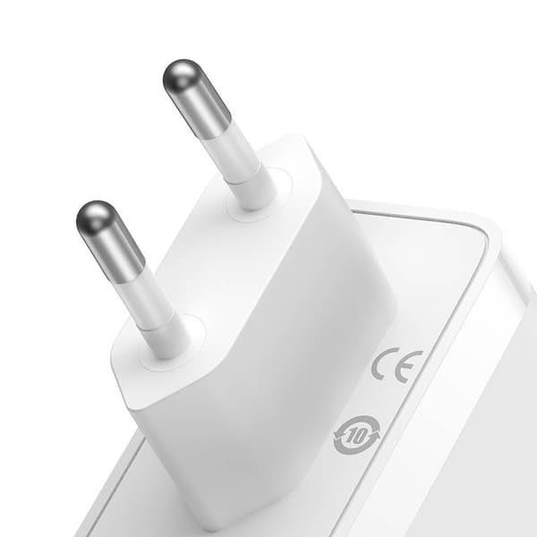 Väggladdare Baseus GaN5 Pro 2xUSB-C + USB, 140W (vit)