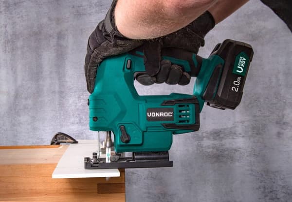 VONROC Værktøjssæt VPower 20V – 7 maskiner, lampe, 4x 2,0Ah batteri og 2x lader