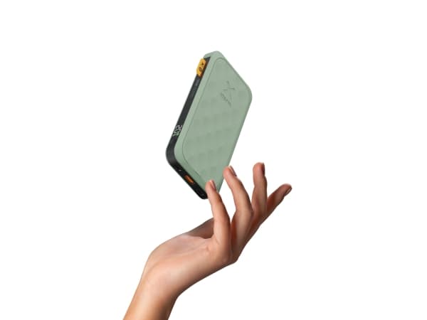 xtorm Fuel Series 5 - Strömförsörjningsbank - 10000 mAh - 20 Watt - PD, QC 3.0 - 3 utdatakontakter (USB, 2 x USB-C) - grön