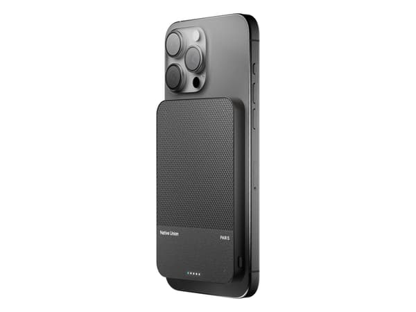 Native Union (Re)Classic Power Bank - magneettinen tehopankki 5000 mAh yhteensopiva MagSafe ja Qi2, USB-C - USB-C kaapeli 15 cm w eli (musta)