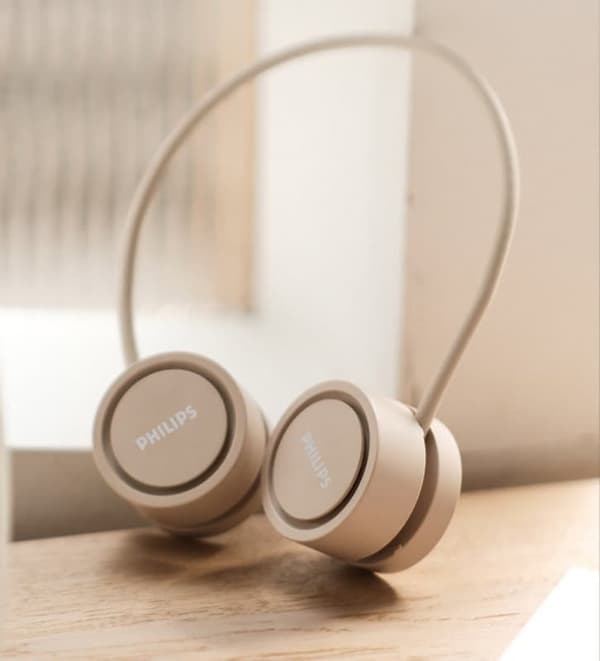 Philips nackhängande fläkt – en bärbar mini-utomhusfläkt med tyst laddning och bladlös design