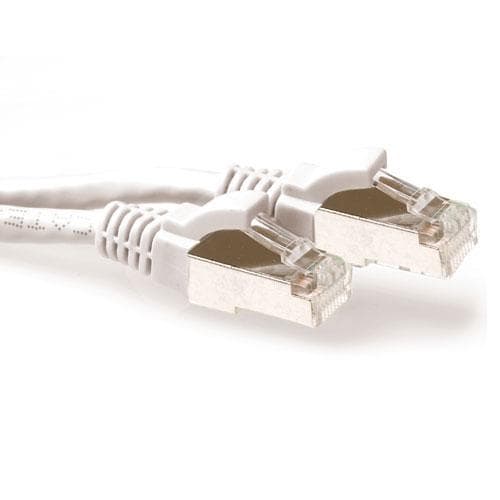 ACT Valkoinen 1,5 metrin LSZH SFTP CAT6A patch-kaapeli, jossa on naarmuton RJ45-liittimet CAT6A S/FTP LSZH SNG WH 1.50M (FB7351)