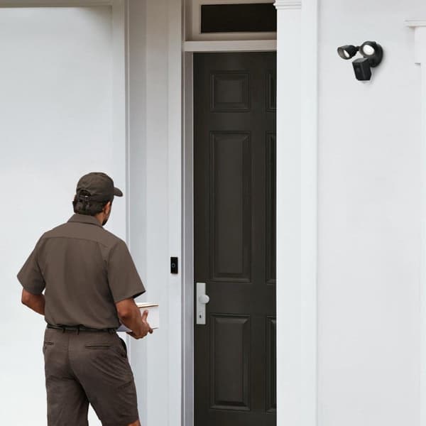 Ring Floodlight Camera Wired Plus - Sort