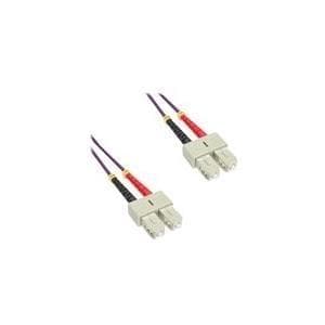 InLine - patch -kaapeli - SC-monitila (M) SC-monimoodiin (M) - 25,0 m - valokuitu - 50/125 mikronia - OM4 - halogeeniton - violetti (83525P)