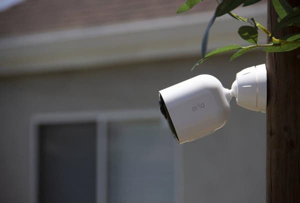 Arlo Ultra 2 Spotlight Camera Add-On Sort 1-PIECE - Sikkerhedskamera - IP-kamera - Indendørs & Udendørs - Bevægelsessensor - Smart Home - Indbrudssikr