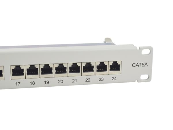 Utrusta 326525 24-PORTAR KAT.6A SKÄRMAD LÄPTPANEL, LJUSGRÅ