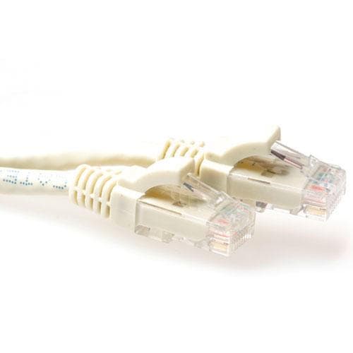 ACT Ivory 0,5 meter U/UTP CAT6A patchkabel uden problemer med RJ45-stik. Cat6a u/utp snagless iv 0,50m (IB3200)