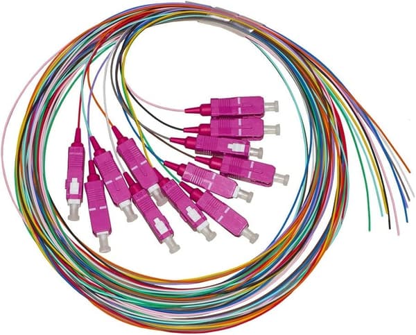 EFB-Elektronik udstyret splejsekassette med farvede kontrasterende pigtails LC OM4 (53100,209) mærke