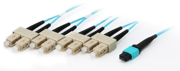 Equip Pro - Patch ledning - SC multi-mode (M) til MTP multi-mode (W) - 7 m - Fiberoptik - 50/125 mikron - OM4 - Aquamarine