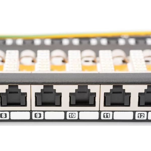 Patchpanel 24 portar CAT 6a Class EA Shielded 0.5U Black - DIGITUS