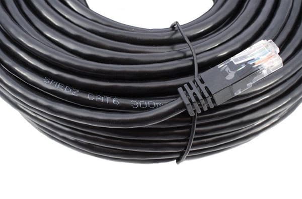 Smedz - 50M/CAT6/KOPPAR - CAT6 PE UTP 24 AWG Plug and Play nätverkskabel av koppar för inomhus/utomhusbruk - Svart 50m Svart