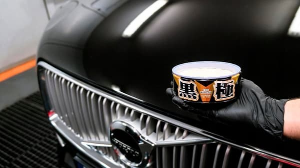Soft99 Extreme Gloss The Kiwami Dark Bilvax bilvaxning
