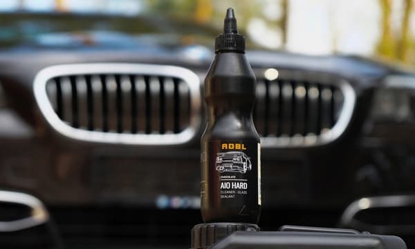 ADBL Aio Hard 0,2L polerpasta starkt skärande Polering av lack