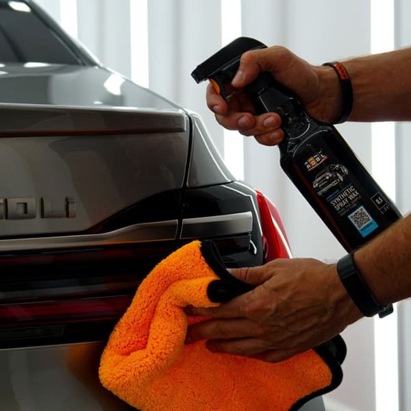 Autonhoitotuotteiden setti ADBL Synthetic Spray Wax 500 ml autovaha