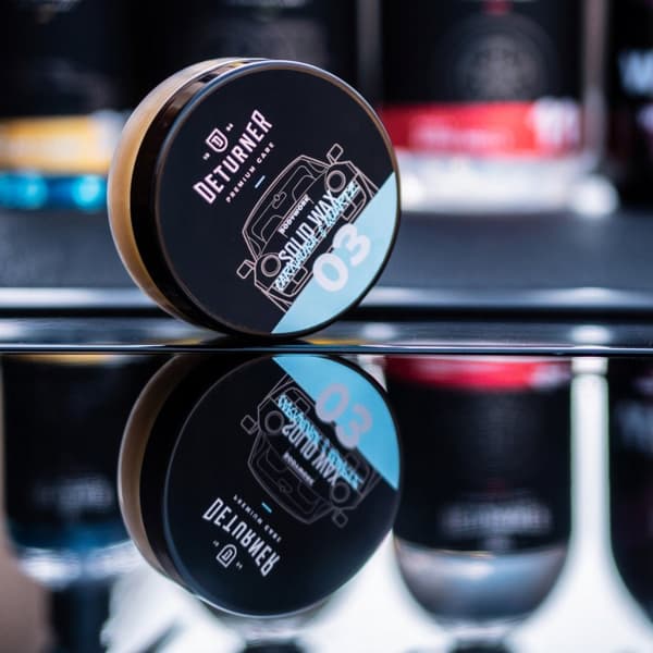 Auton vahaaminen Deturner Solid WAX -autovahalla, jossa on 50 g Carnauba-vahaa