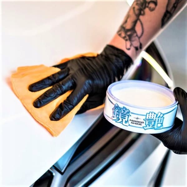 Auton vahaussetti Soft99 Mirror Shine -autovahalla ja tarvikkeilla