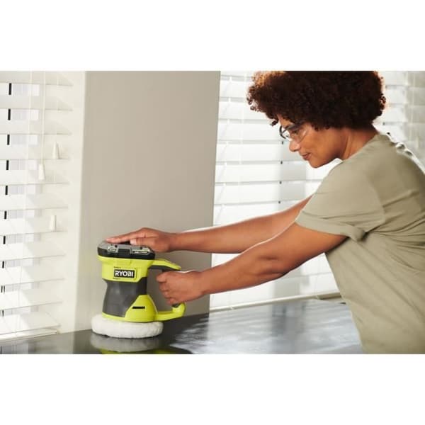 18V polermaskin - RYOBI - RBP18150-0 - 3 000–4 500 osc/min - 2 hastigheter - 150 mm pad - Levereras med 2 st 150 mm polerlock
