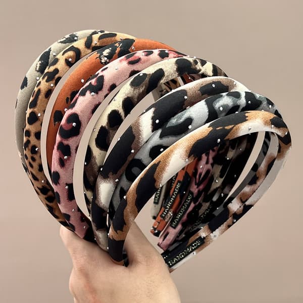INF 10-delt rhinestone pannebåndsett med leopardtrykk